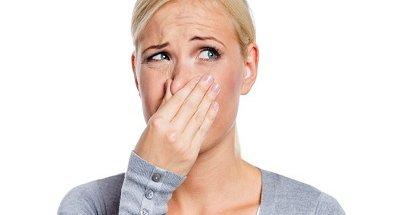 Tại sao dịch âm đạo có mùi khó chịu?